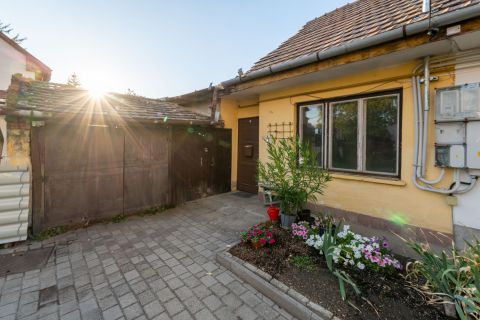 Eladó Lakás 8000 Székesfehérvár 