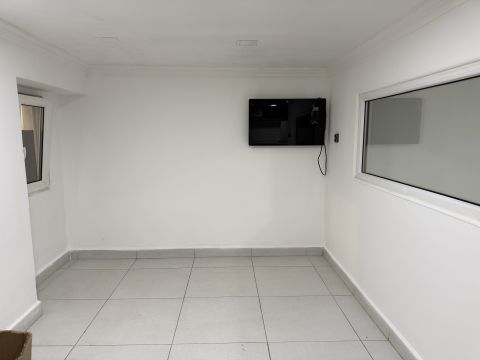 Eladó Üzlethelyiség 1147 Budapest 14. kerület 