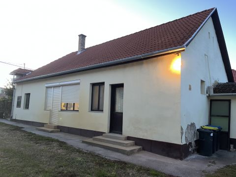 Eladó Ház 7135 Dunaszentgyörgy Központi lokáció 