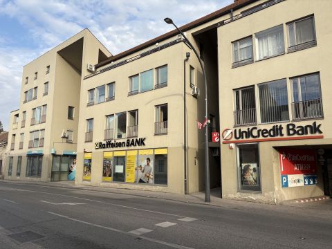 Eladó Lakás 2500 Esztergom 