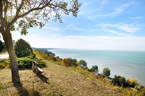 Eladó Ház 8171 Balatonvilágos VÍZPARTI ÖRÖKPANORÁMÁS CSALÁDI HÁZ 